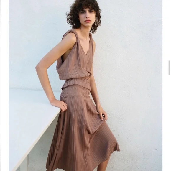 NWT Zara Limited Edition Knit Top & LE Knit Skirt Set: Top Size M Skirt Size L - Picture 13 of 13